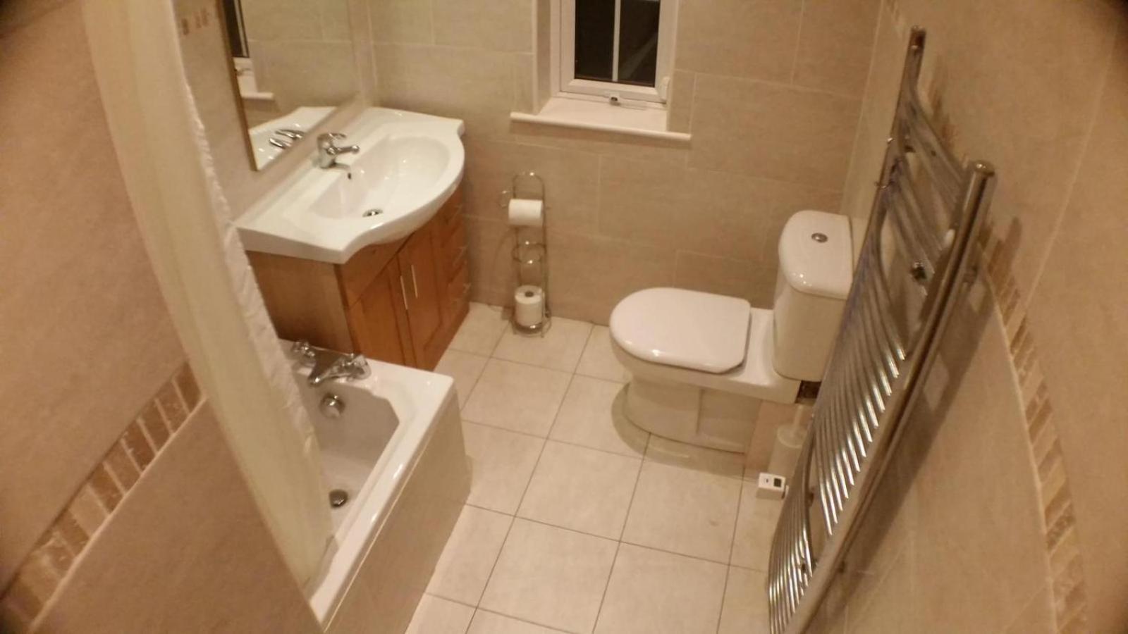 Dorm Room 5-6 People Shared Bathroom Outside Room Дъблин Екстериор снимка